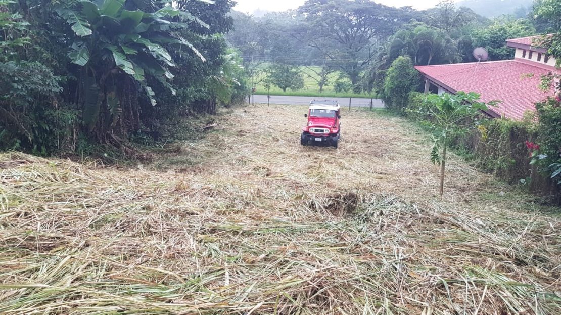 1/4 acre lot on main road in Atenas