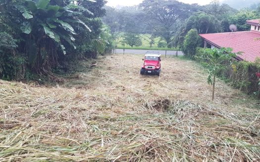 1/4 acre lot on main road in Atenas