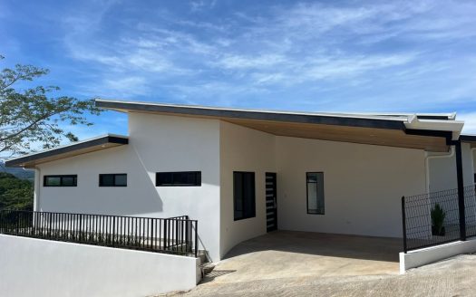 New modern home in Atenas and added lot for sale in private community