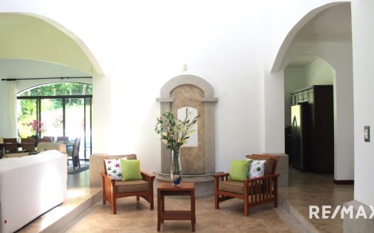 Pura Vida Estate home