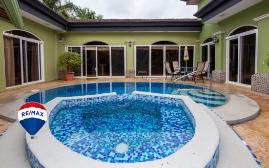 Parrita>Esterillos For Sale 84502 | RE/MAX Costa Rica Real Estate