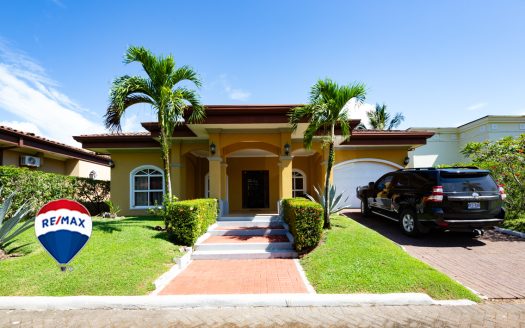Parrita>Esterillos For Sale 85764 | RE/MAX Costa Rica Real Estate