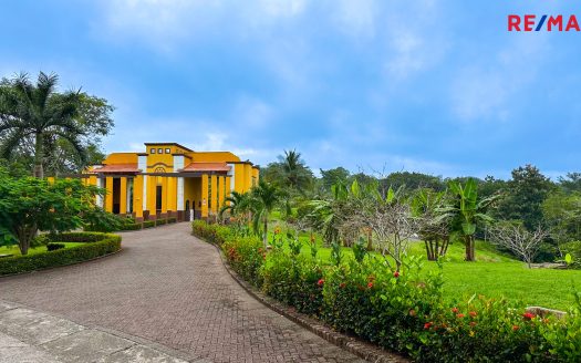 Parrita>Esterillos For Sale 85997 | RE/MAX Costa Rica Real Estate