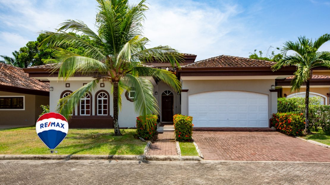 Parrita>Esterillos For Sale 92988 | RE/MAX Costa Rica Real Estate
