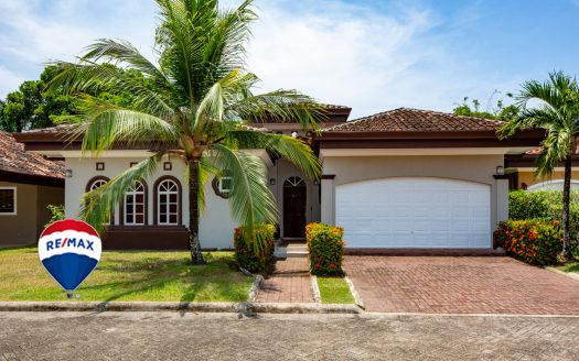 Parrita>Esterillos For Sale 92988 | RE/MAX Costa Rica Real Estate