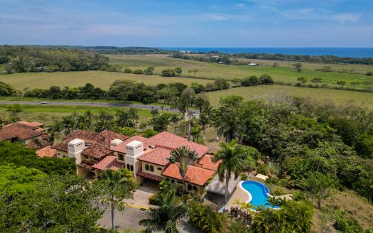 Exclusive condo in Esterillos / 4 bedrooms