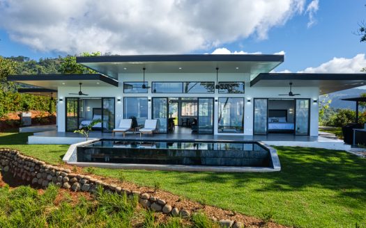 Brisas del Mar – Modern Elegance Meets Natural Beauty