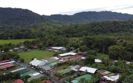 Downtown convenience, 1 km from beach