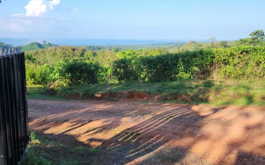 Ocean-View Unassuming residence in San Andres, Playa Matapalo