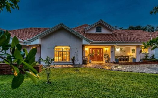 Beautiful villa for sale near Atenas-Desmonte