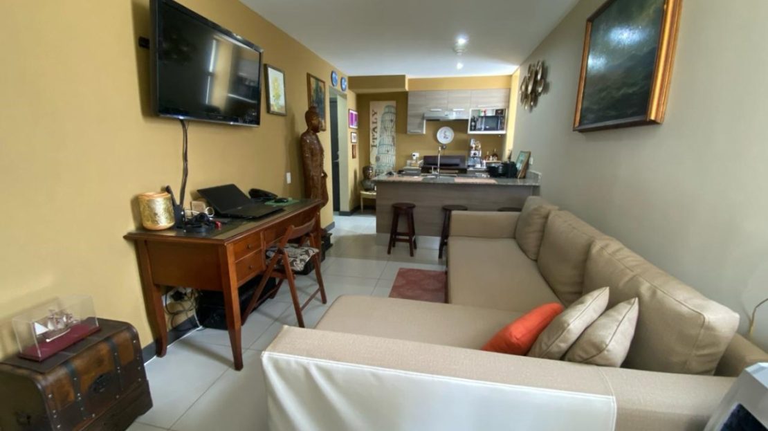 Exquisite Urban Retreat: Luxury Living in the Heart of the City