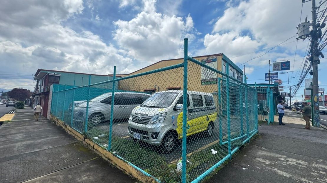 Commercial Property in the Center of Tibás