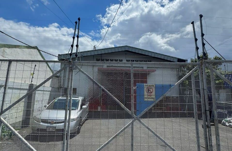 Spacious Property with High Commercial Potential – Tibás