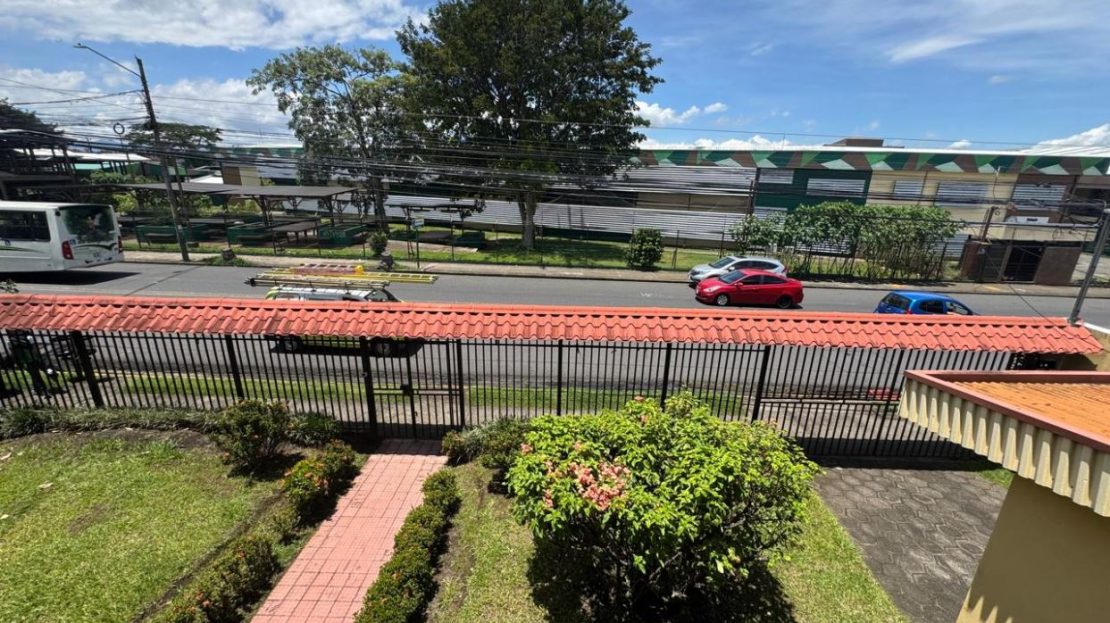 Prime Commercial Property in Downtown Alajuela – High Traffic