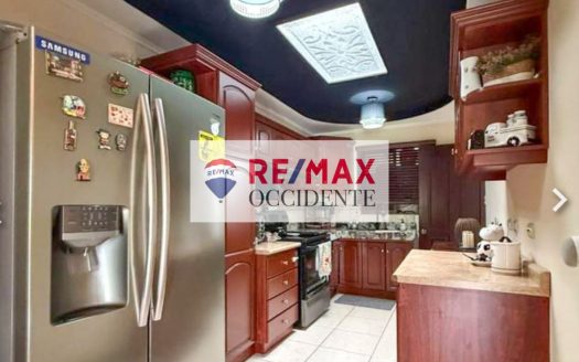 House for Sale in Grecia: Exceptional Opportunity in a High-Value Area Near Downtown