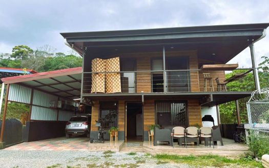 Beautiful House for Sale in the Quiet Area of Miravalles