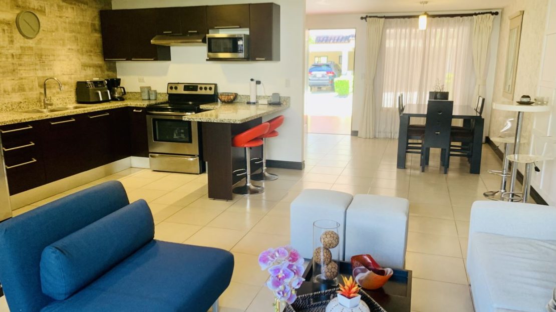 FOR SALE-Casa remodelada en Santa Ana Hills