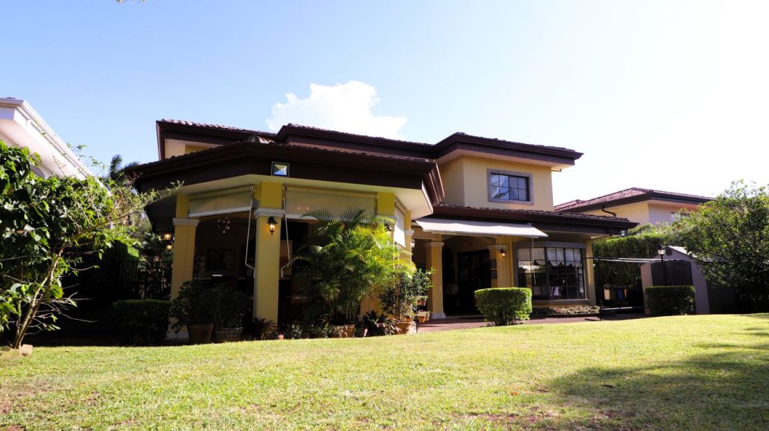 Exclusive Mediterranean House in Parque Valle del Sol