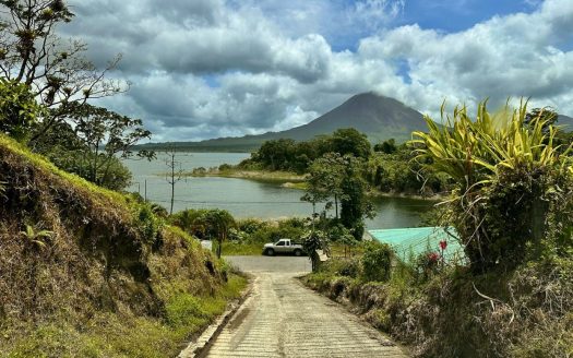 A Prestigious Lot in Arenal Volcano National Park – Spectacular Lake & Volcano Views