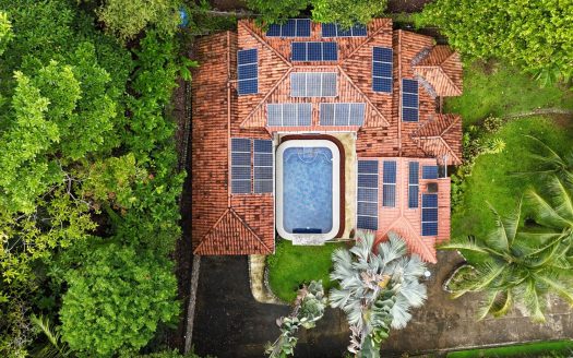 Gorgeous Mediterranean Style Spacious 3 Bd 3 Ba Villa with a private pool steps from the beach