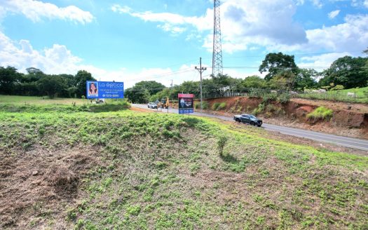 12,734m2 on the radial pass to highway 27 mixed use lot 650m2 from Atenas Center