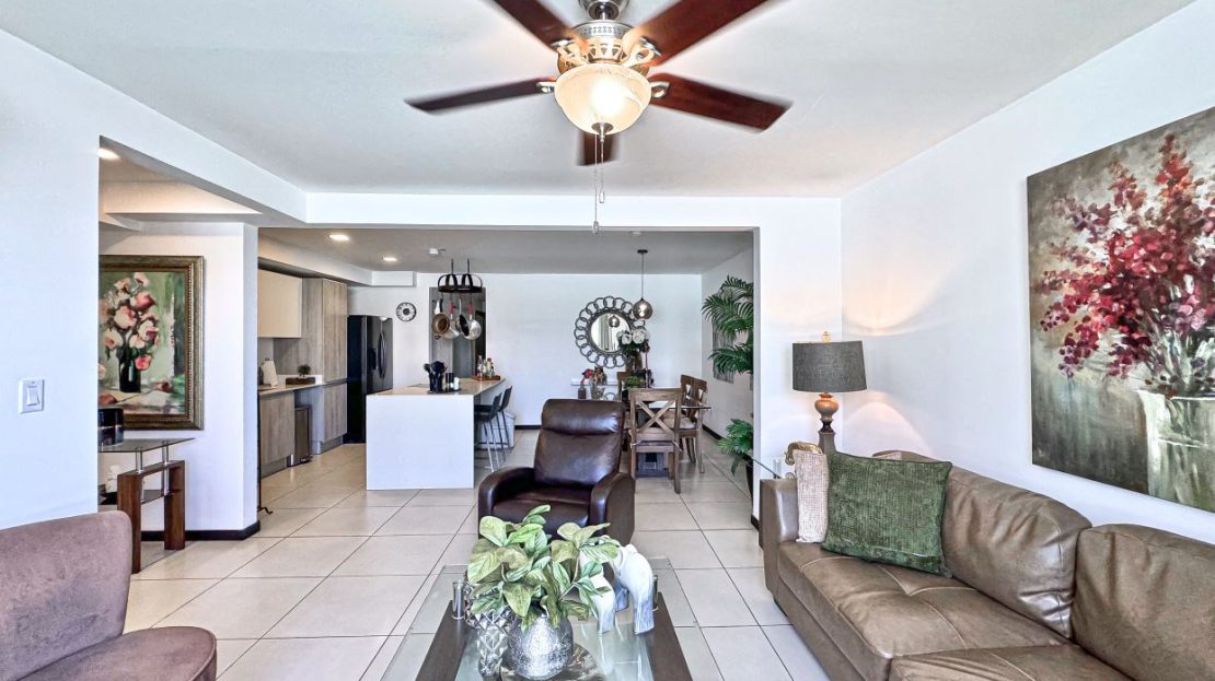 Condo Prive Palms of Escazu- walkable to stores