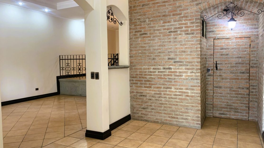 PRICE REDUCED FOR SALE Casa Real - Guachipelin