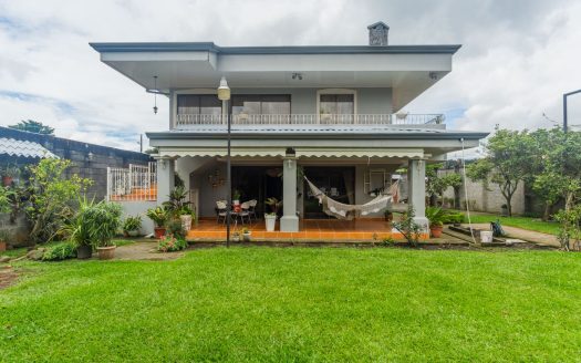 FOR SALE- TWO LEVEL HOUSE + APARTMENT, SAN ISIDRO, HEREDIA, COSTA RICA