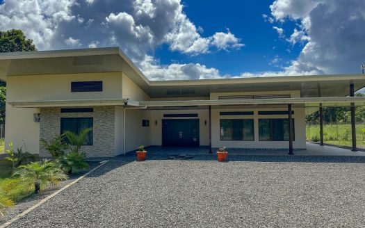 A large, modern, serene house on the 1.86 acre lot, 3km from the world’s top biodiversity hotspot