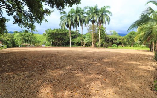 5000 Square Meter Lot, Residencial or Commercial, 400 Meters From the Beach
