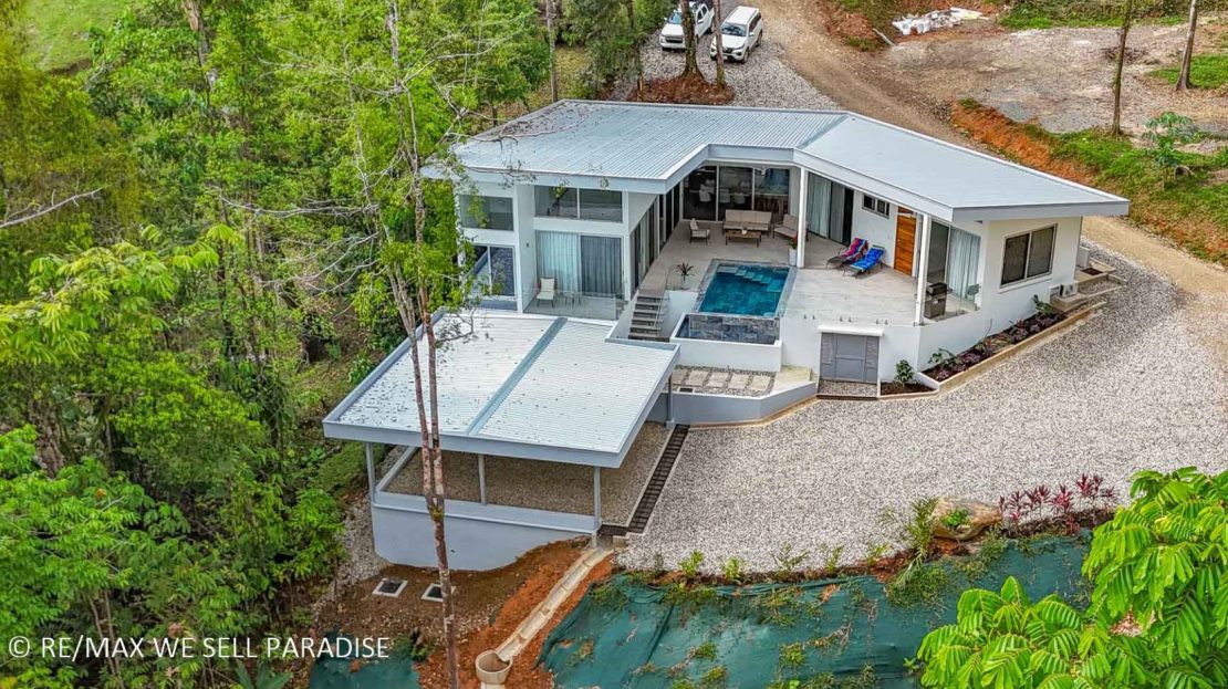 Sunny Ridge-Top 4-Bed Designer House PLUS a Huge 4.32 Acre