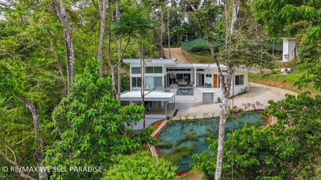 2-Plantel River & Waterfall Lot