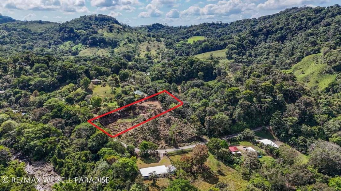 panoramic mountain and jungle views