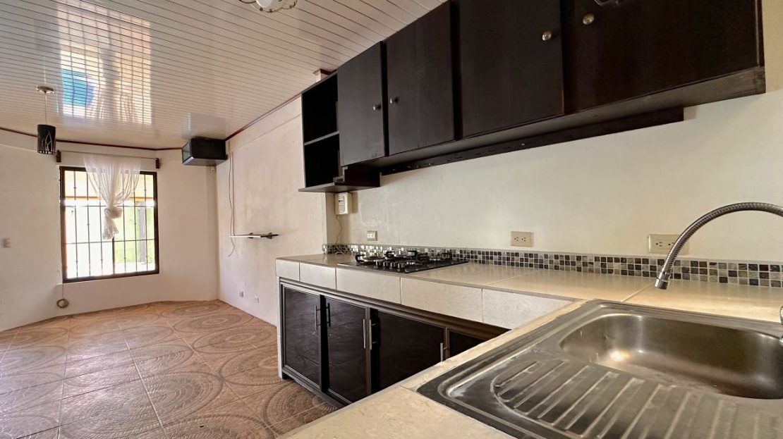 FIRE SALE opportunity- – Affordable Coastal Living Near Quepos!