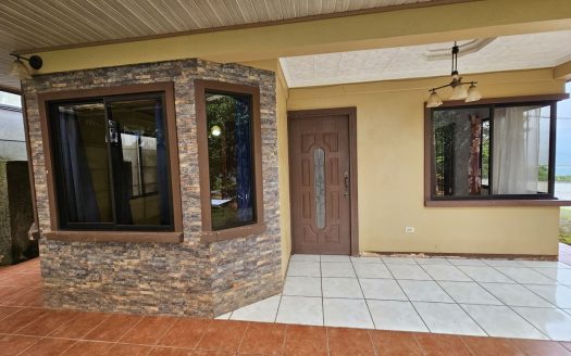 Small House For Sale In the Charming Villa Nueva, Perez Zeledon