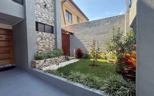 Casa de 4 habitaciones en Cartago, Oreamuno MM