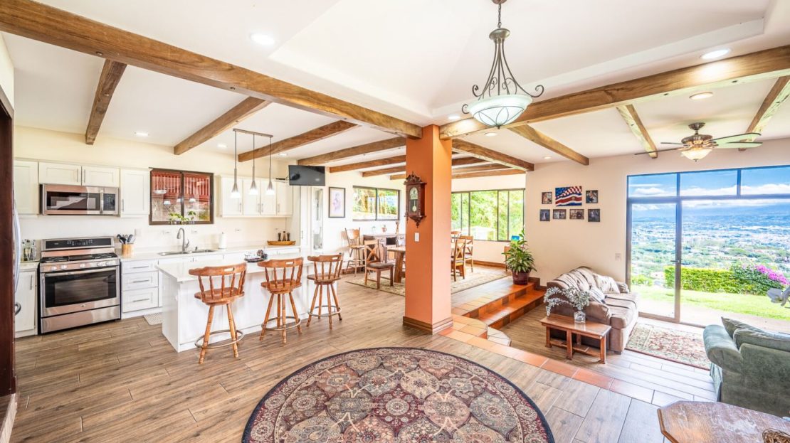 Bamboo Villa & 2 Cottages