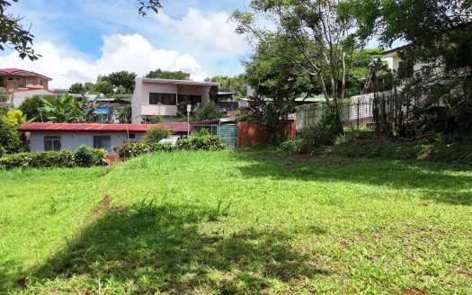 Exclusive & Rare Opportunity: Build Your Dream Home on This Stunning 438 m² Lot Near Downtown!