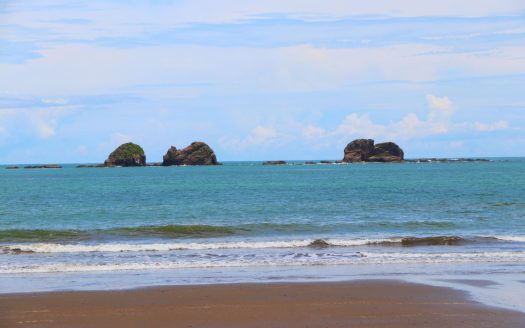 Beach Lot in Gated Community, Playa Bellena