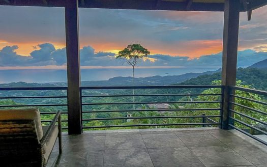 Magnificent jungle, ocean, YEAR-ROUND sunsets & mountain views in an elevated nature-immersed Bali-style 2-bed, 2 bath home