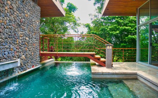 Bridge House in Finca Montana