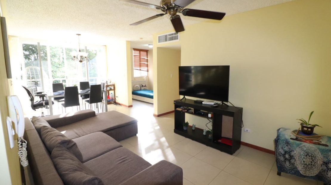 CHARMING 2-BEDROOM CONDO IN COSTA LINDA-- JACO