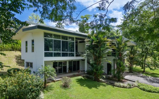 Modern Lakeview Home with Guest Apartment in Finca Tranquila Manuel Antonio |Costa Rica