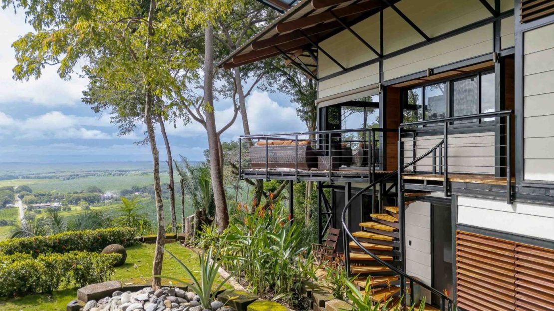 Ocean View Alazan Villa Near Manuel Antonio – Luxurious Nature's Oasis