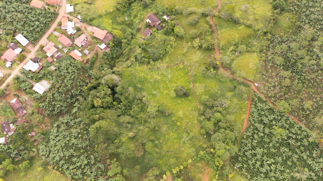 Creek & Mountain Views in San Antonio de Rivas