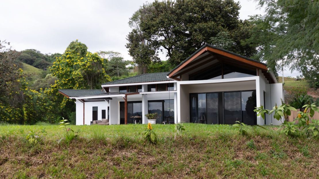 Modern designs in a natural setting in Atenas