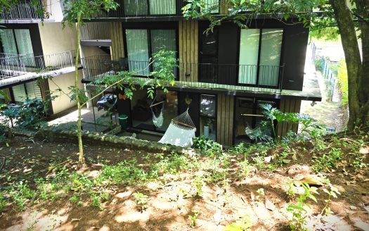 Hermosa Tropical Cozy 2-Bedroom Condo