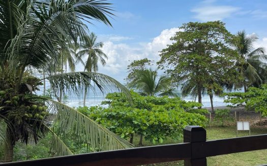 Playa Hermosa Beachfront Craftsman House – 1197 m² with Development Potential