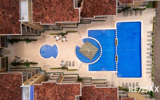 Oceanfront Penthouse with Private Rooftop