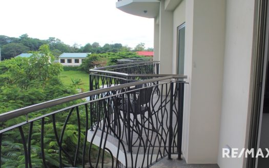 Modern 2-Bedroom Oceano Condo with Lock-Off